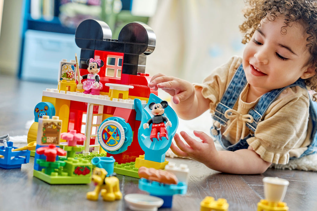 https://www.lego.com/cdn/cs/set/assets/bltc35141e3d8f4ca0c/10465_Lifestyle_cons_2.jpg
