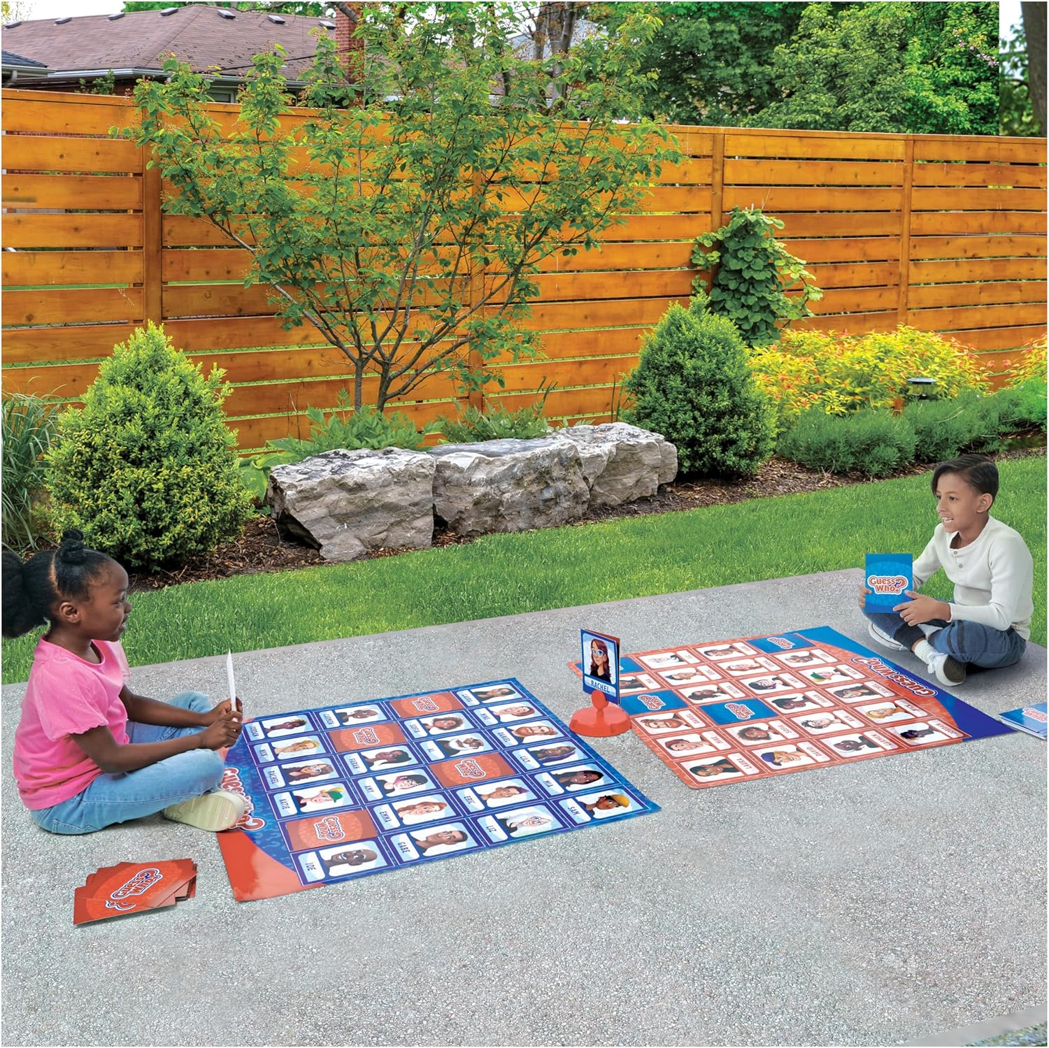 Spin Master Games, Guess Who? Giant Edition