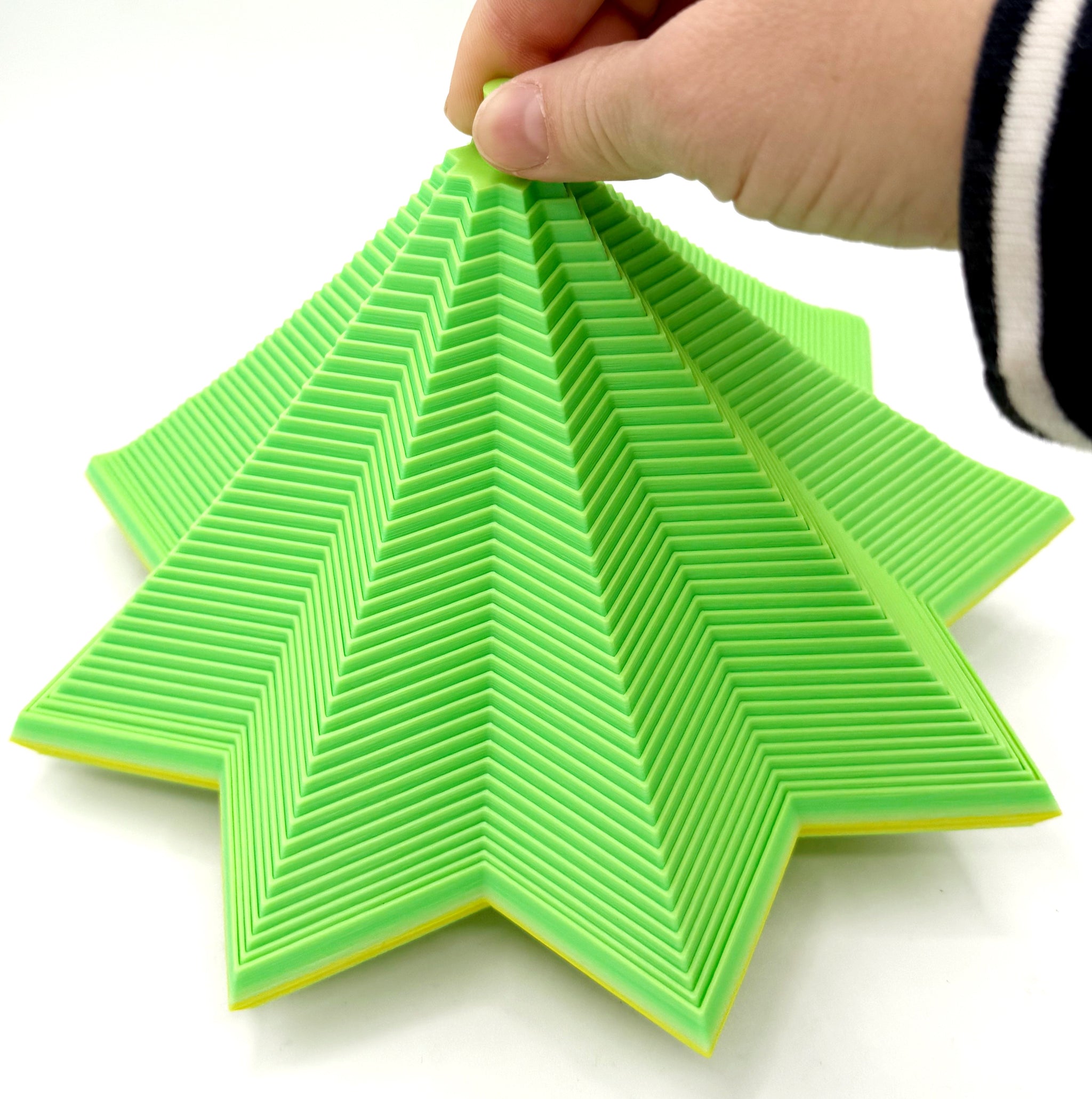 XL Collapsing Star Fidget Colors will Vary