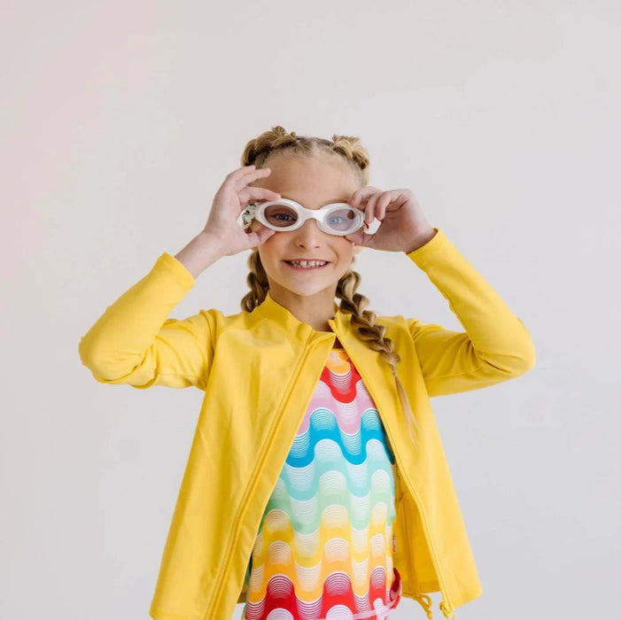 https://cdn.shopify.com/s/files/1/0682/2661/3385/files/Splash-Swim-Goggles-Strawberry-Fields-5.webp?v=1764106657