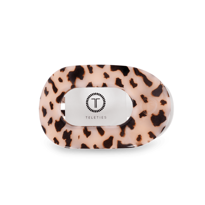 https://cdn.shopify.com/s/files/1/0065/8459/8593/products/blonde-tortoise-medium-flat-round-clip-medium-hair-clip-401376.png?v=1707232704