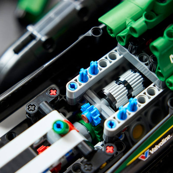 Aston Martin Aramco AMR25 F1 Car LEGO Technic 42240