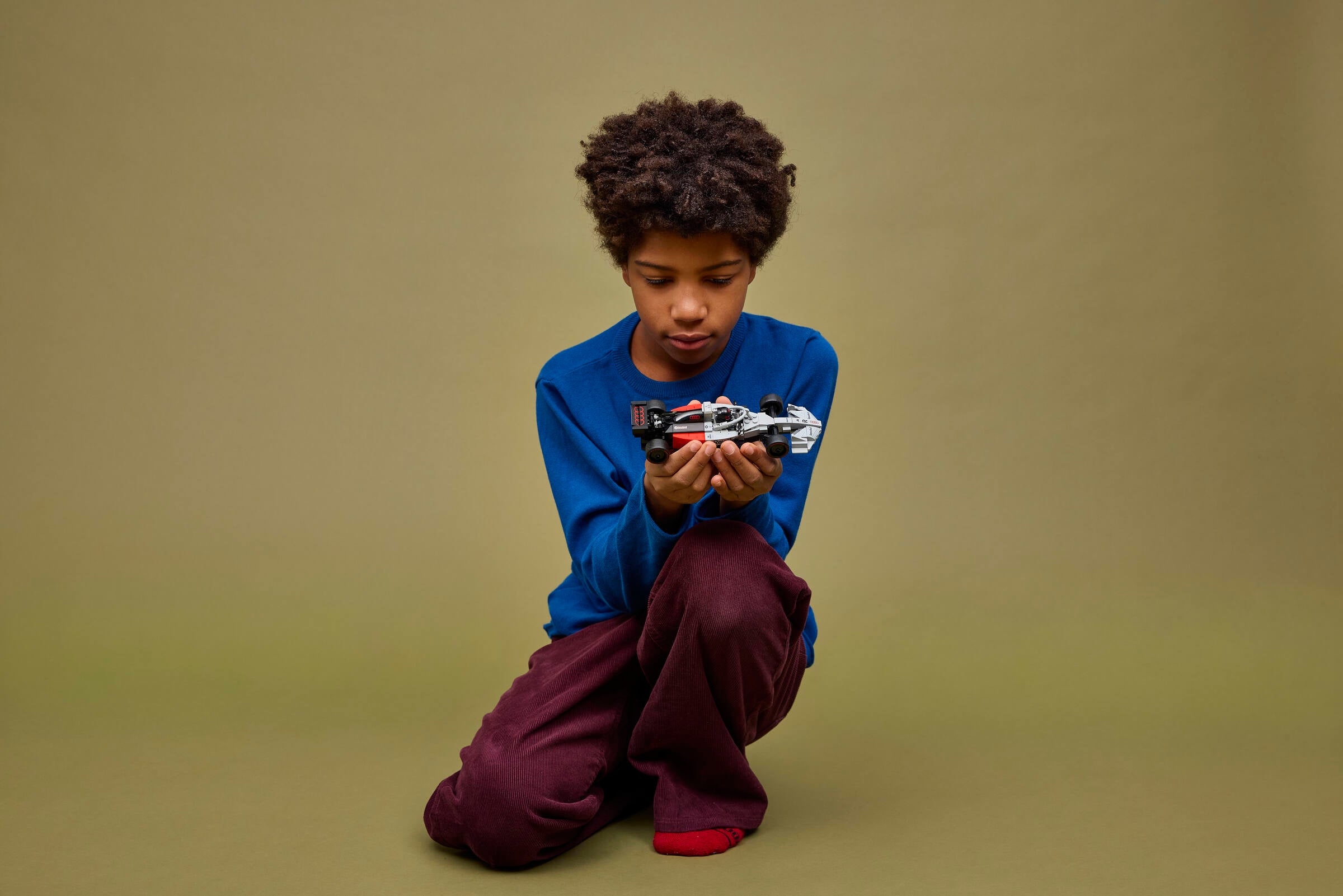 https://www.lego.com/cdn/cs/set/assets/bltea2135c8e8e9f528/blt480f8e3525715603-77259_Lifestyle_Cons_03_en-gb.jpg