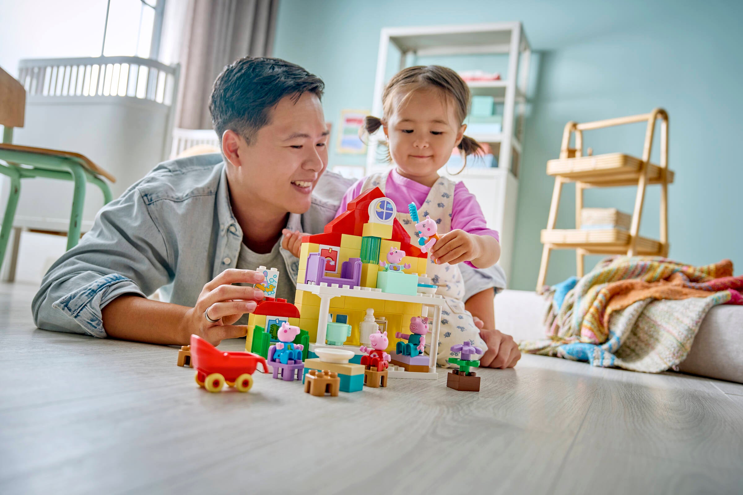 https://www.lego.com/cdn/cs/set/assets/blt9172283f1e6180f6/blt85689746e54b83e6-10467_Lifestyle_packaging.jpg
