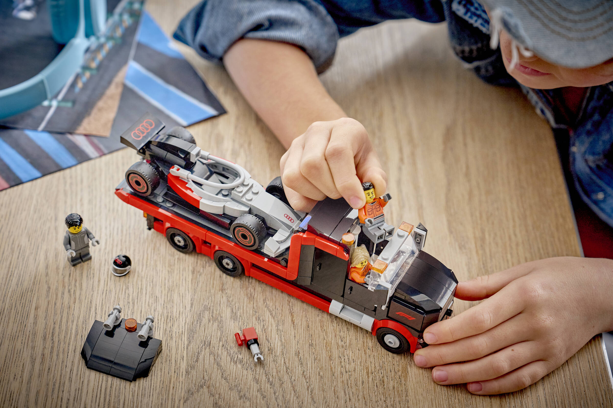 https://www.lego.com/cdn/cs/set/assets/blt7a5edeb60a386c76/blt88082a3b2cd846e2-60493_Lifestyle_cons_2_en-gb.jpg