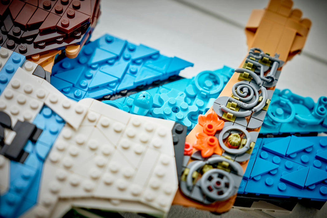 https://www.lego.com/cdn/cs/set/assets/blt384af13ca6435207/blta50644ebfa38dca6-43018_Lifestyle_envr_5.jpg