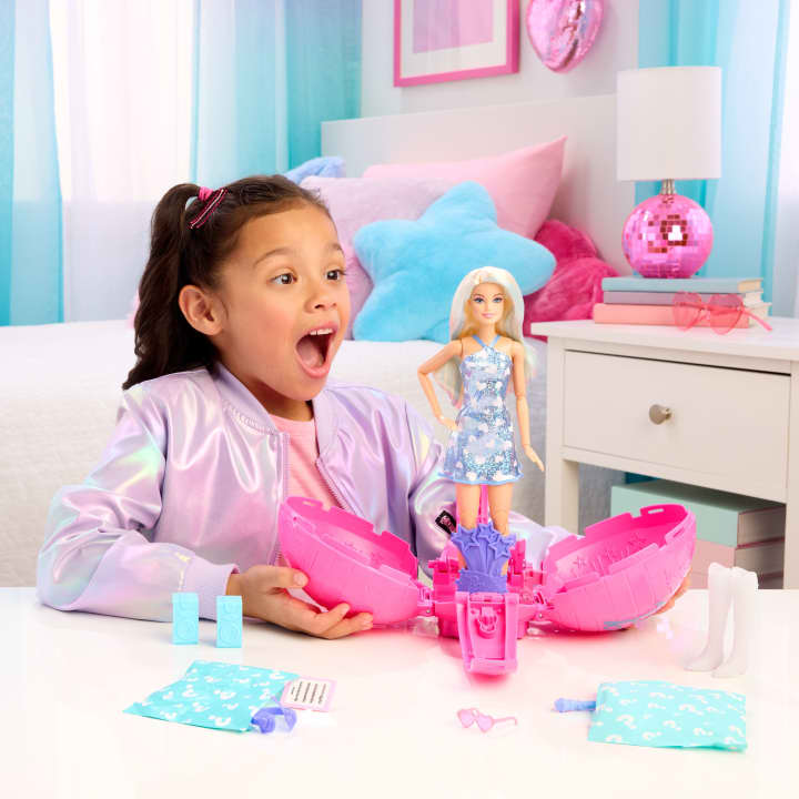 Pop Star Barbie Career Burst Ball