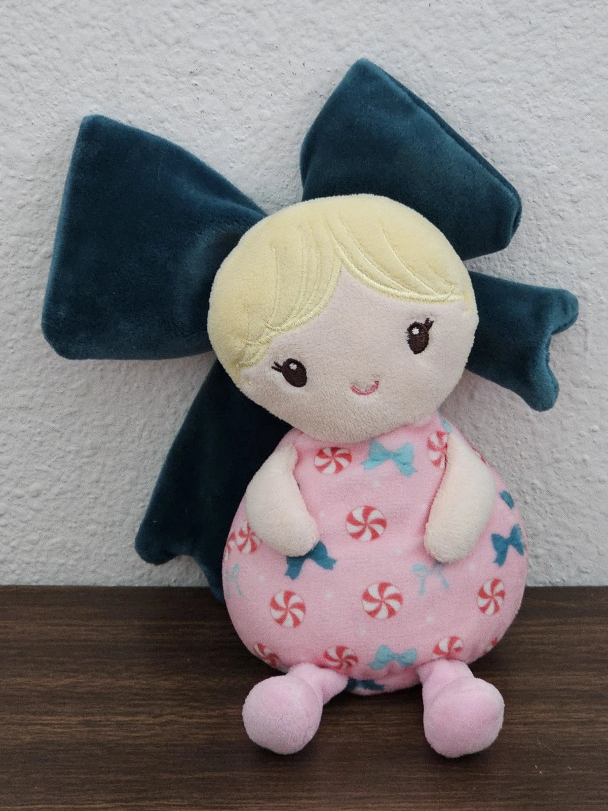 Put a Bow on IT Doll