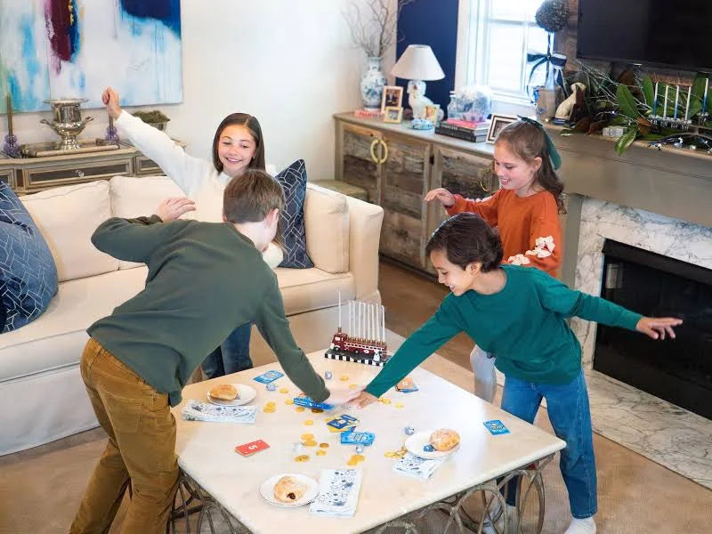 Hootenanny Games Dizzy Dreidel Hanukkah Card Game