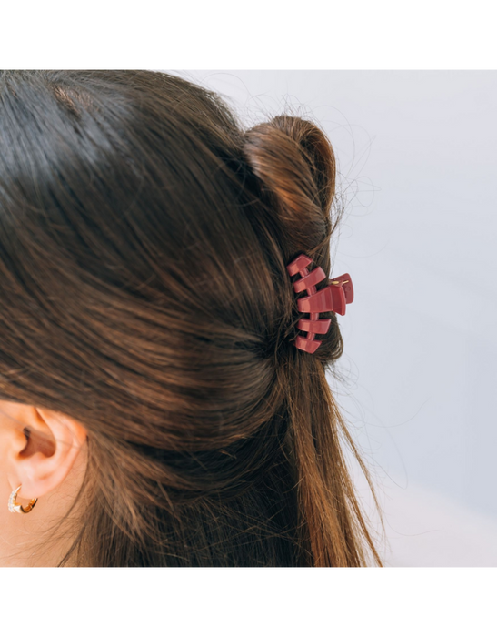 https://cdn.shoplightspeed.com/shops/636440/files/71466682/800x1024x2/teleties-classic-wild-side-tiny-hair-clip.jpg